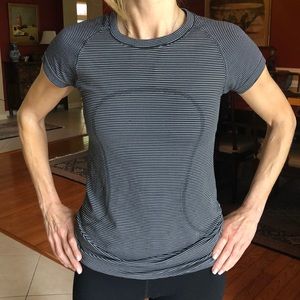 Lululemon workout top